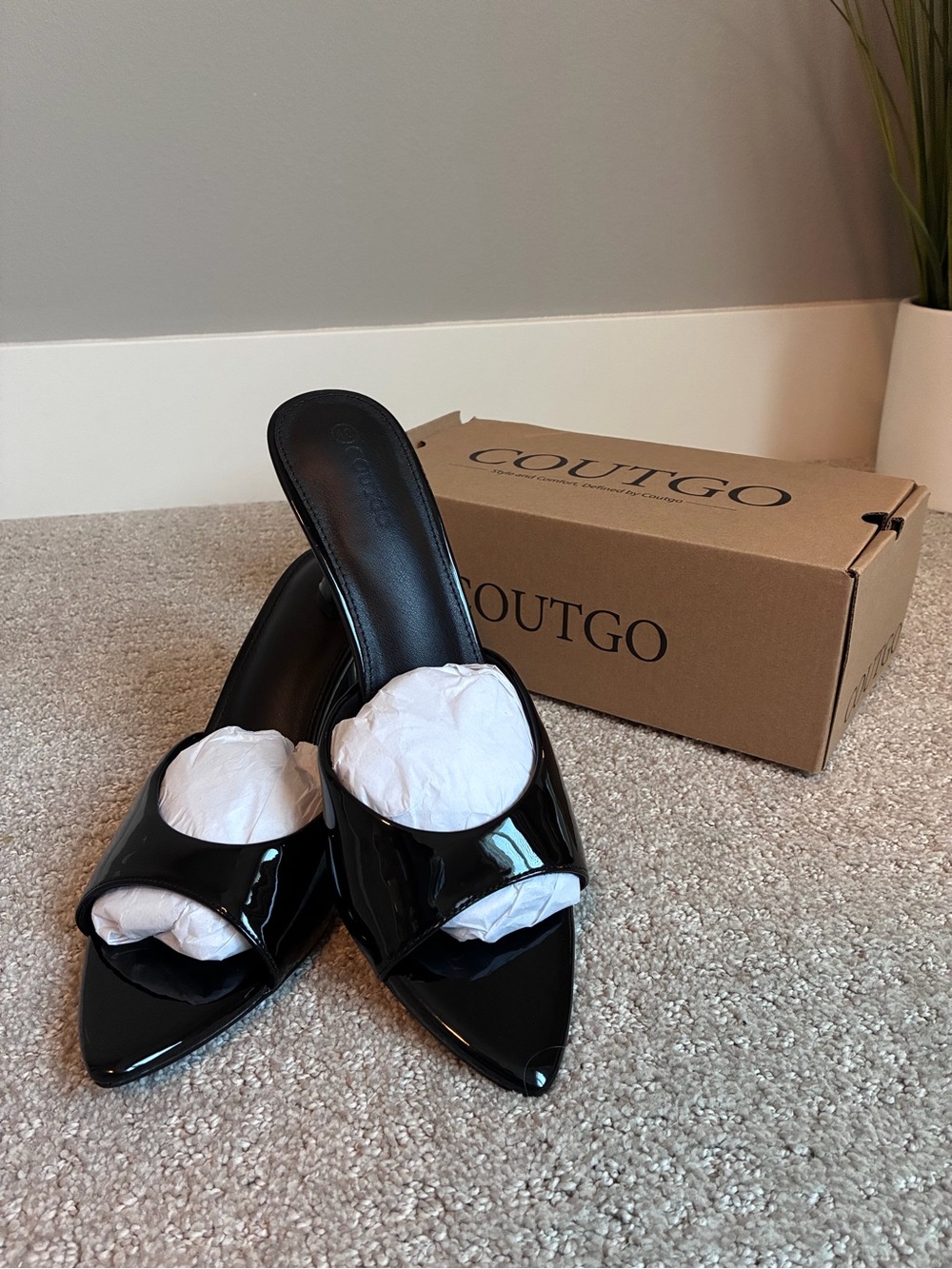 COUTGO Women's Black Patent Slide Mules with Pointed Toe